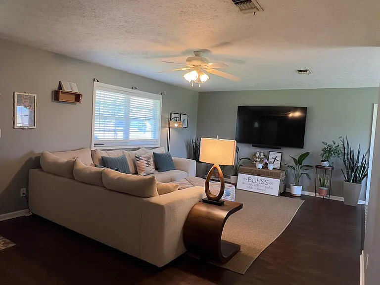 116 Alpine Way — Photo 2