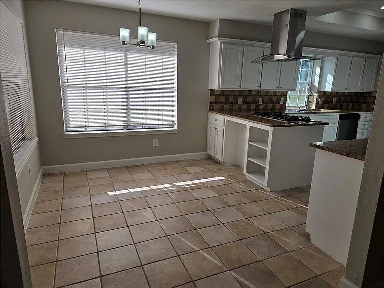 14743 Charlmont Dr — Photo 10