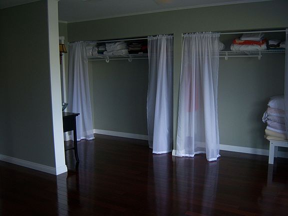 Mstr Bdrm Closet space 16 ft wide