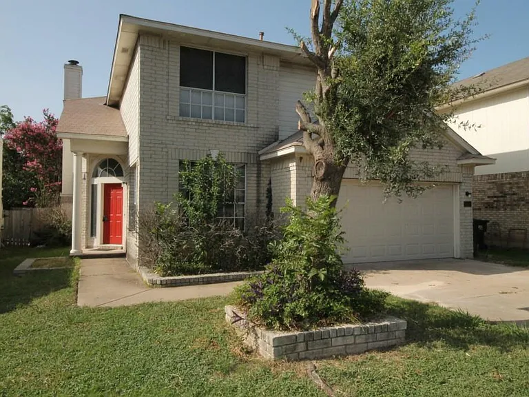 13453 Gent Dr — Photo 2