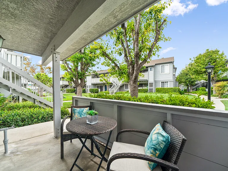 South Pointe — Photo 30