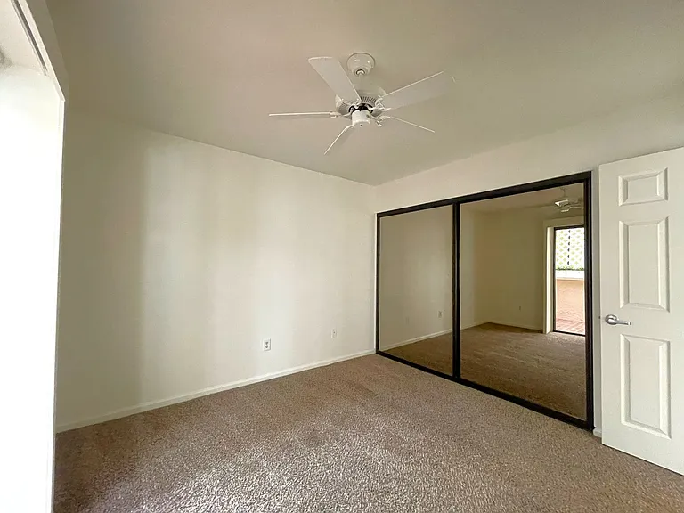 35 Malaga Dr — Photo 22