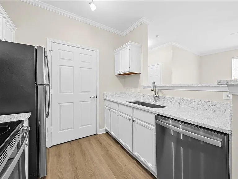 45 Sycamore Ave #1011 — Photo 16