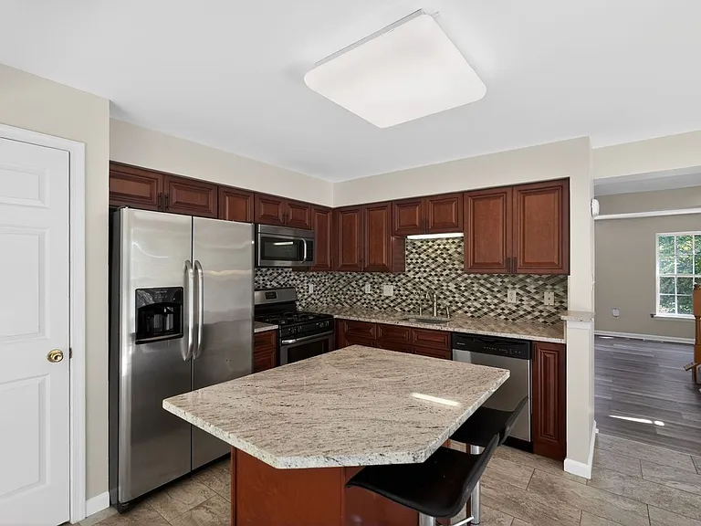 21 Golf View Ct — Photo 3
