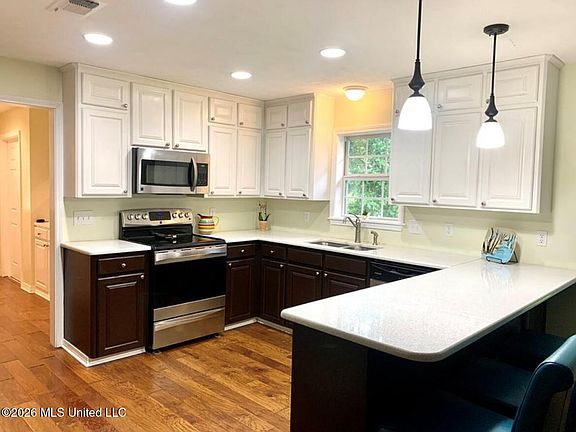 2nd image of 4215 Lazy Creek Ln
