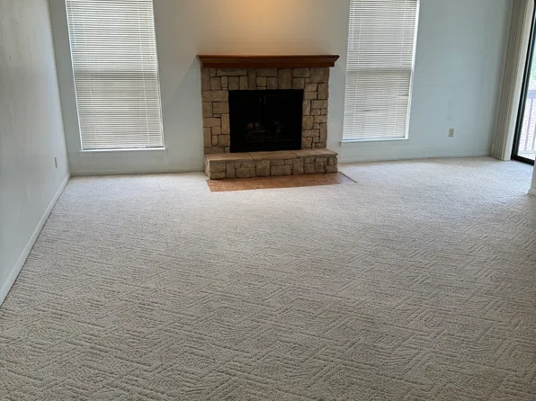 12756 W 110th Ter, Overland Park, KS