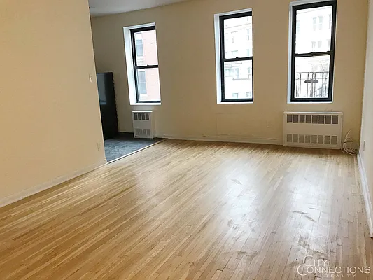 Rented by City Connections Realty | media 9