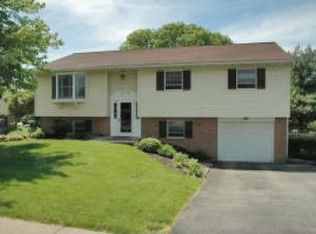 2320 Henbird Ln, Lancaster, PA 17601
