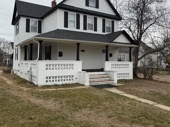79 Brook St, Bay Shore, NY 11706
