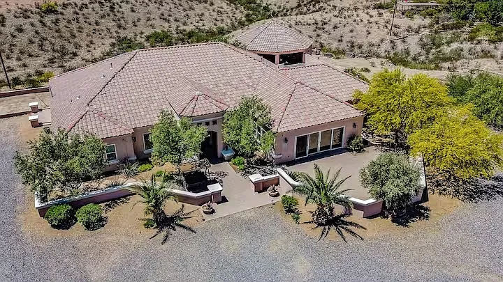 760 E Amber Ridge Rd — Photo 2