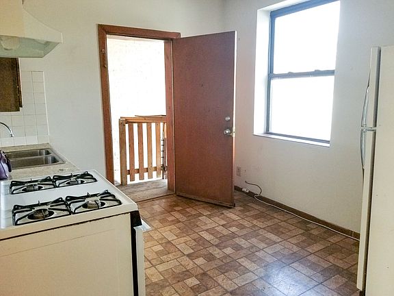 3rd image of 3558 W Cortland St APT 3
