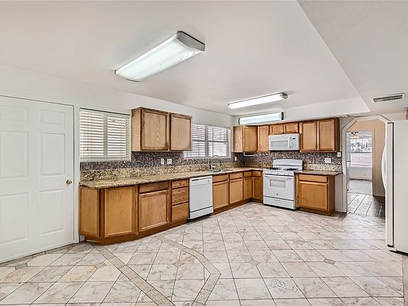 5th image of 5920 N Jones Blvd