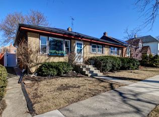 9038 Fairview Ave, Brookfield, IL 60513