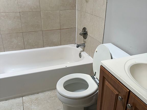 2nd image of 210X Federal St