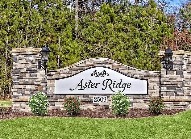 3 bed, 2.5 bath, 1359 sqft, $1,700 — Photo 1