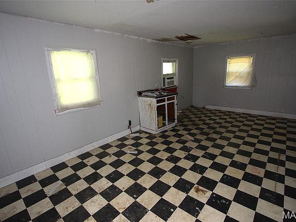 4th image of 206 N B St