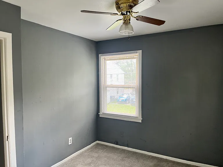 741 Valerie Ln — Photo 8