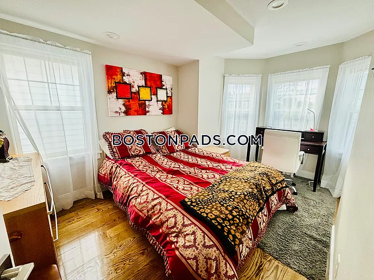 7 Webster St #1 — Photo 19