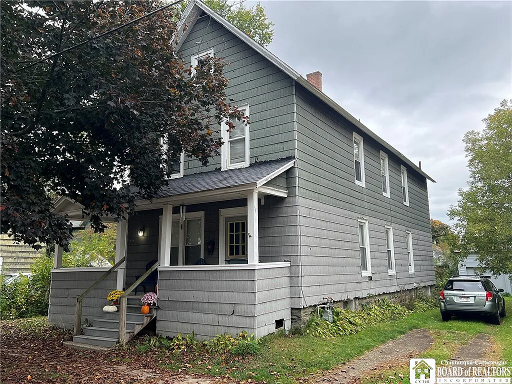 109 Carter St photo 1