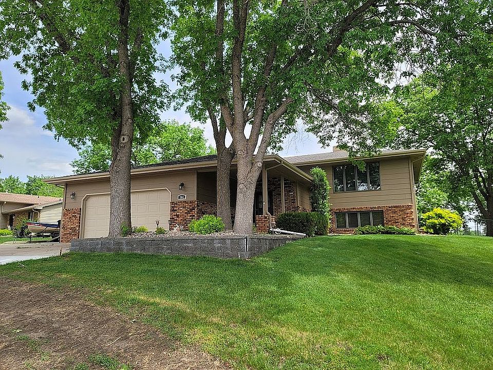 304 S Oak Ridge Rd, Brandon, SD 57005 Zillow