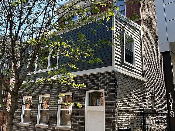 2nd image of 1016 N Rockwell St #2