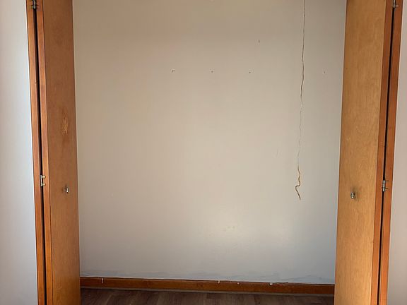 3rd image of 499 Madison St