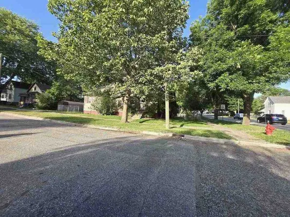 208 W Thomas St, Bay City, MI 48706