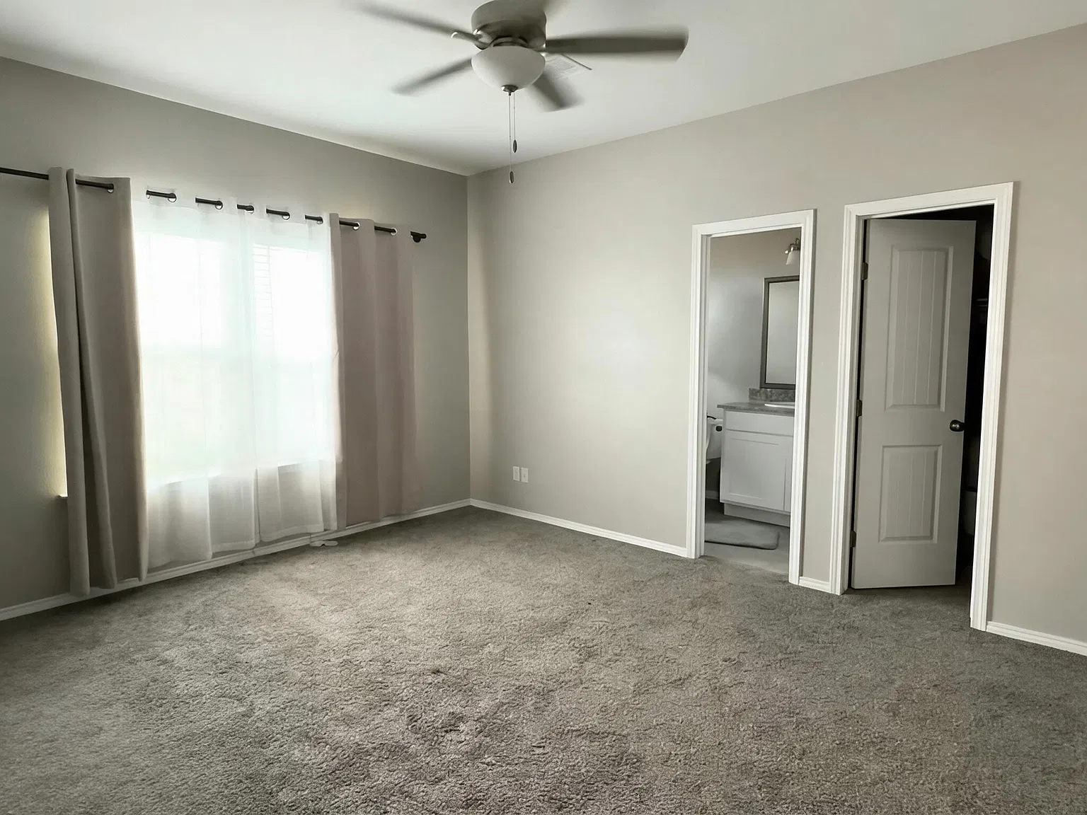 4 bed, 2.0 bath, 1361 sqft, $1,850 — Photo 4