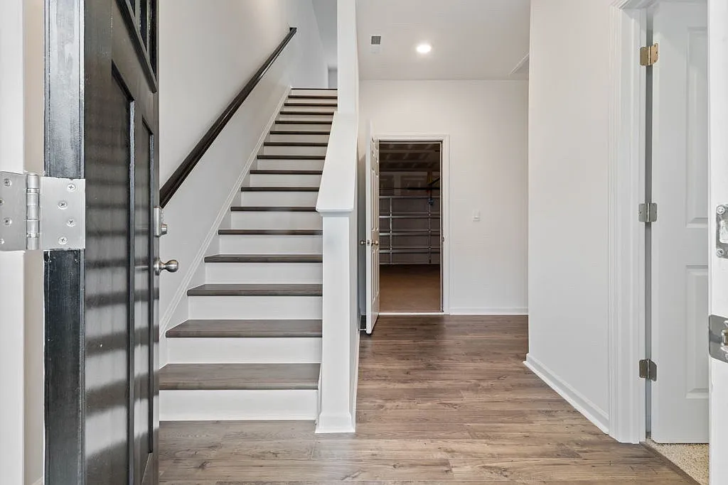 4 bed, 1998 sqft, $1,900 — Photo 3