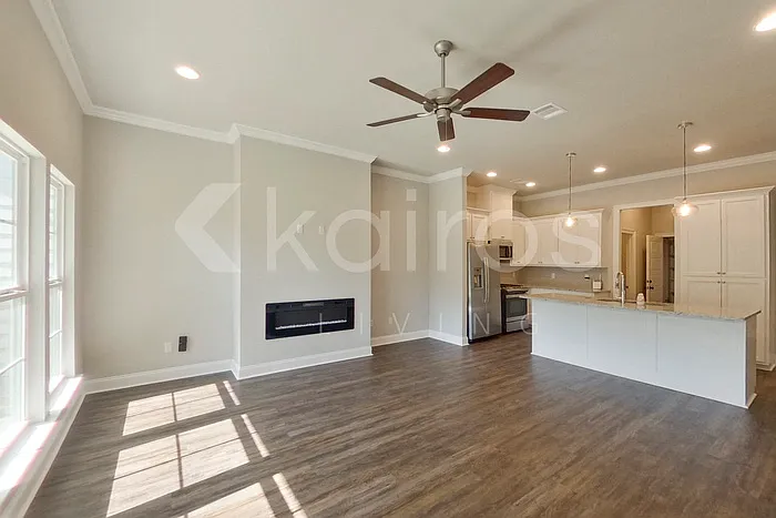 3 bed, 2.5 bath, 1827 sqft, $2,325 — Photo 4