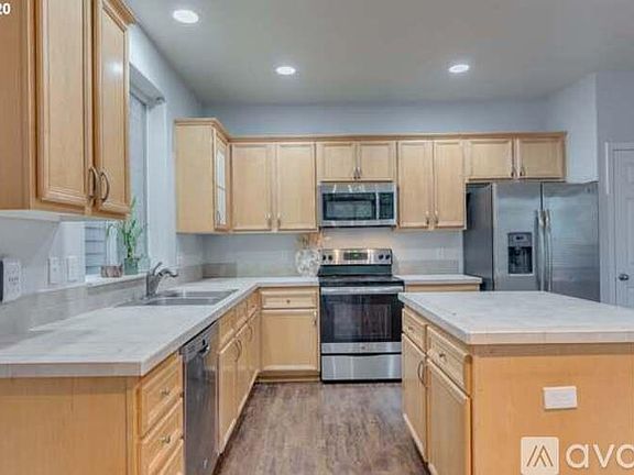 4th image of 6319 SE Kensington St