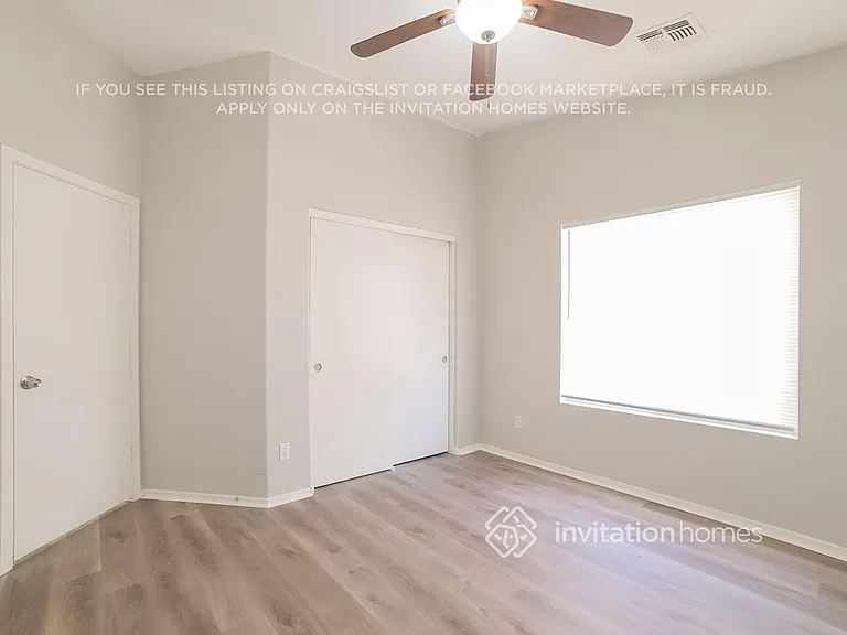 802 E Roberts Ave — Photo 6