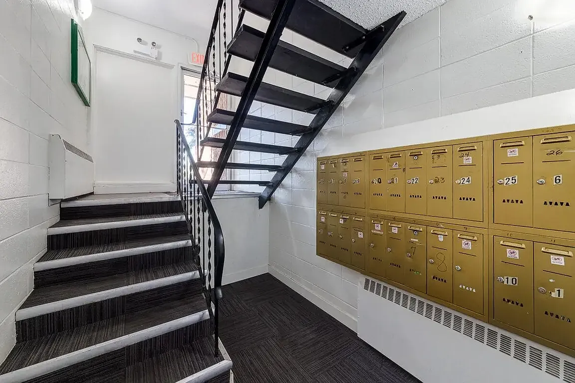 Palm Road Apartments — Photo 1