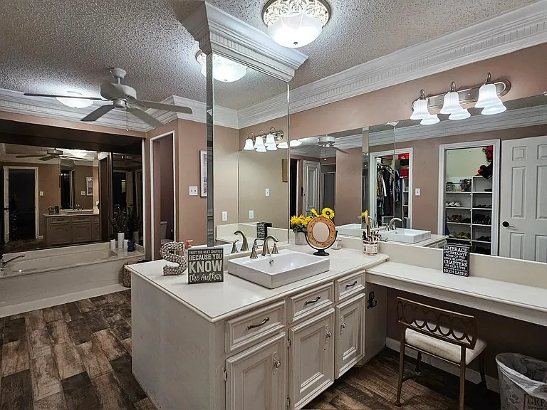 347 W Champions Colony #III — Photo 19