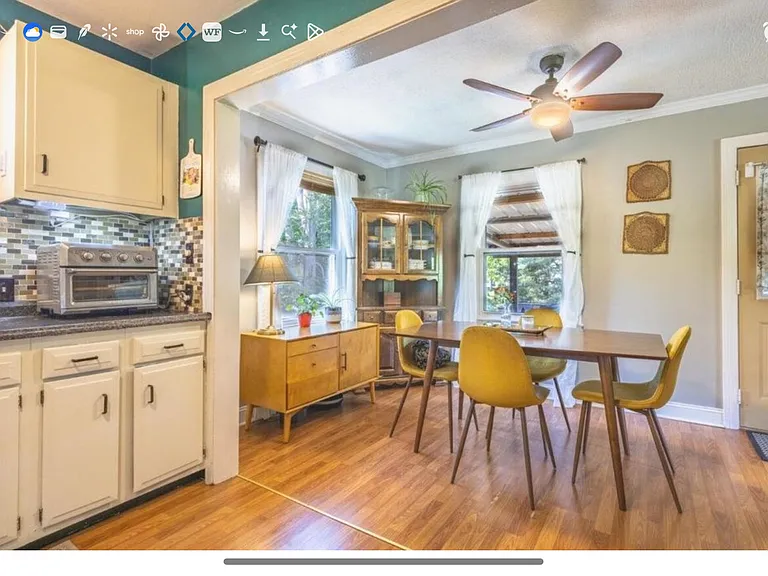 2705 E Grove St — Photo 3