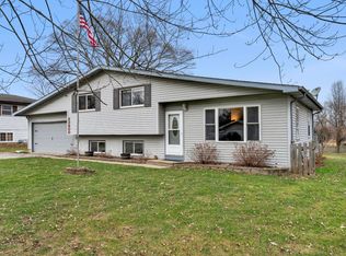 23800 W Essex Dr, Channahon, IL 60410