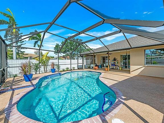 4th image of 6406 Alesheba Ln