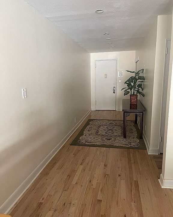 1st image of 324 Post Ave APT 6A