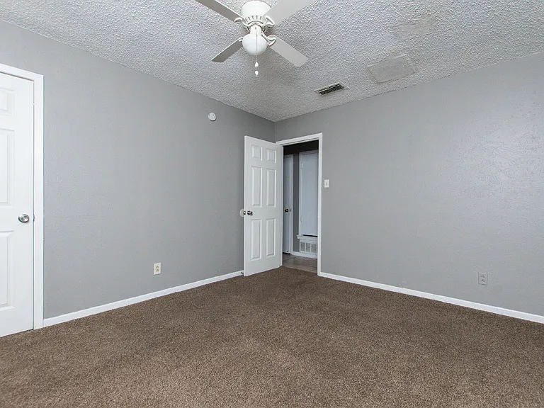 1520 McCarthy Ave — Photo 15