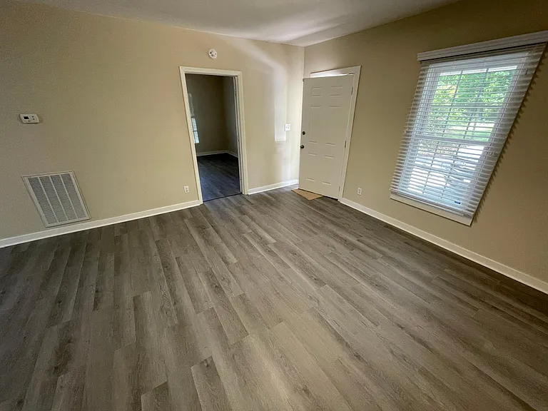 442 Greenleaf St — Photo 4