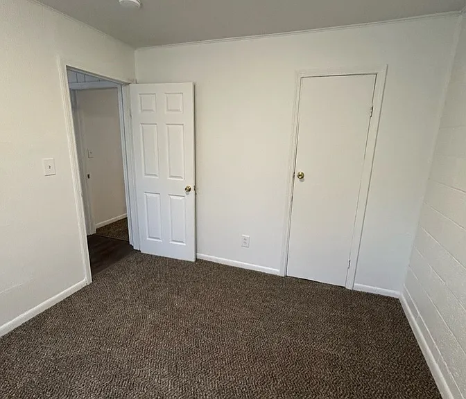 82 Harvey Pl — Photo 8