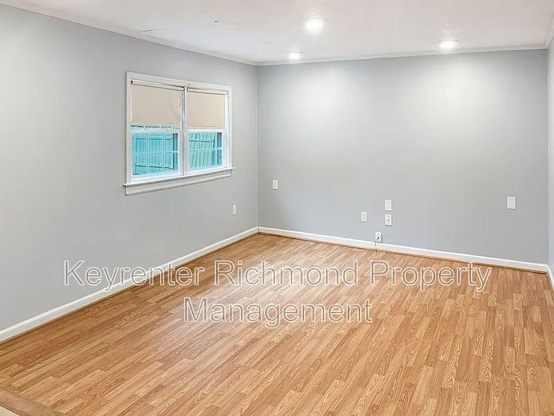 2 bed, 1.0 bath, 961 sqft, $1,800 — Photo 3