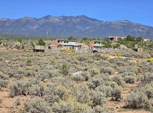 1 Mesa Sea Rd #D, Arroyo Hondo, NM 87513