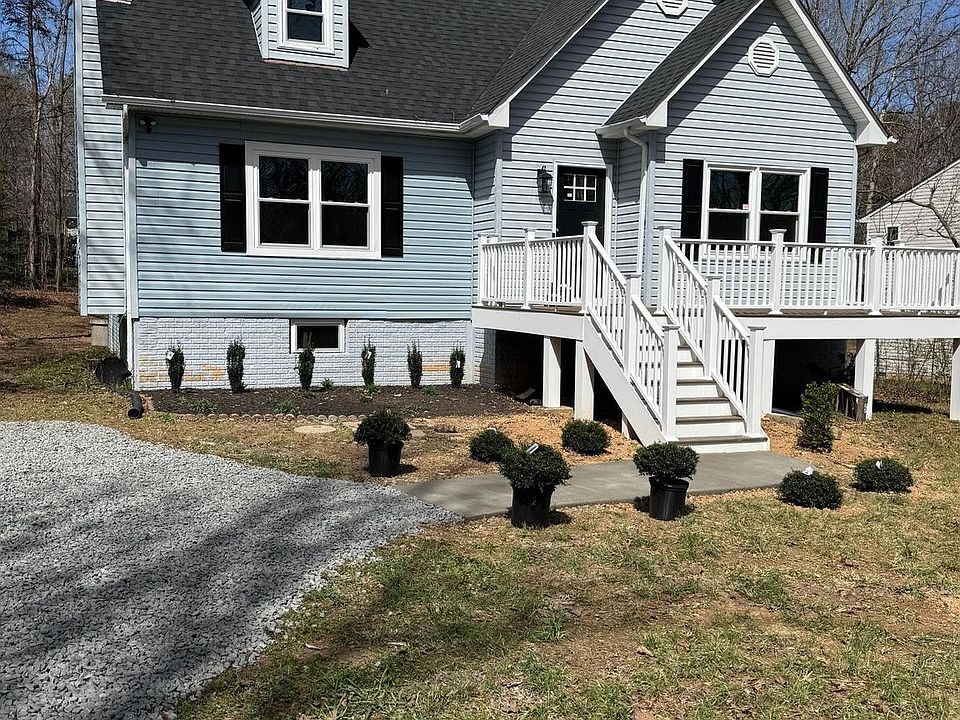 1st image of 203 Sea Cliff Dr