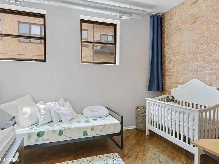 2015 W Willow St #102 — Photo 7