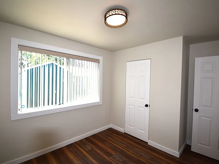 1174 Hiatt St — Photo 9