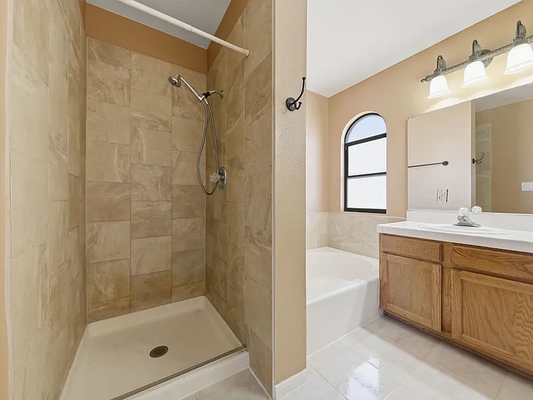 348 Faulkner Ct — Photo 24