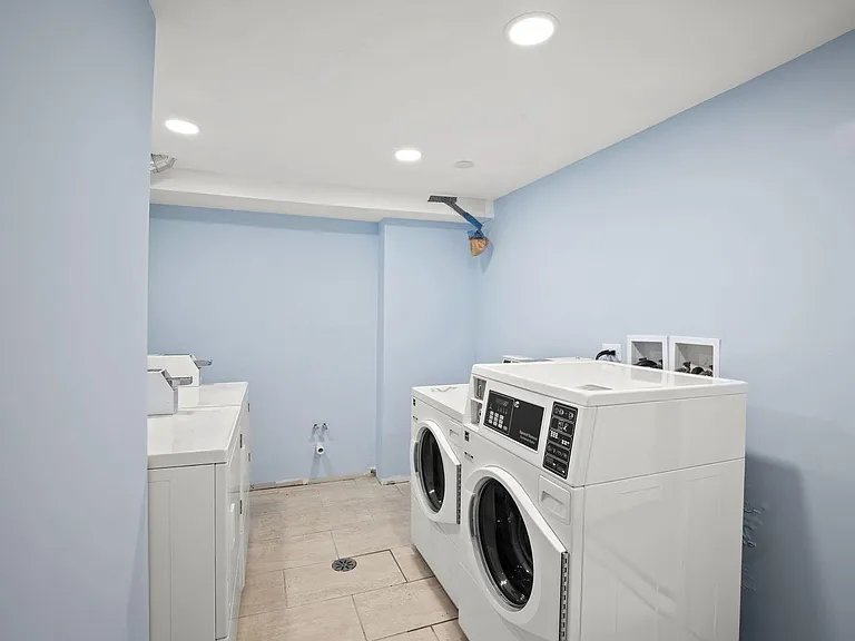8440 W 95th St #3 — Photo 13