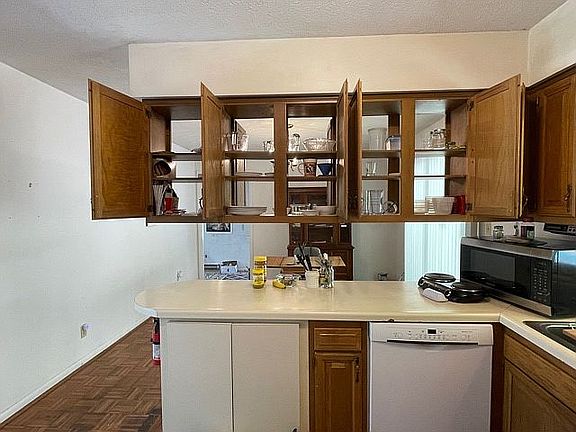 Double door kitchen cabs
