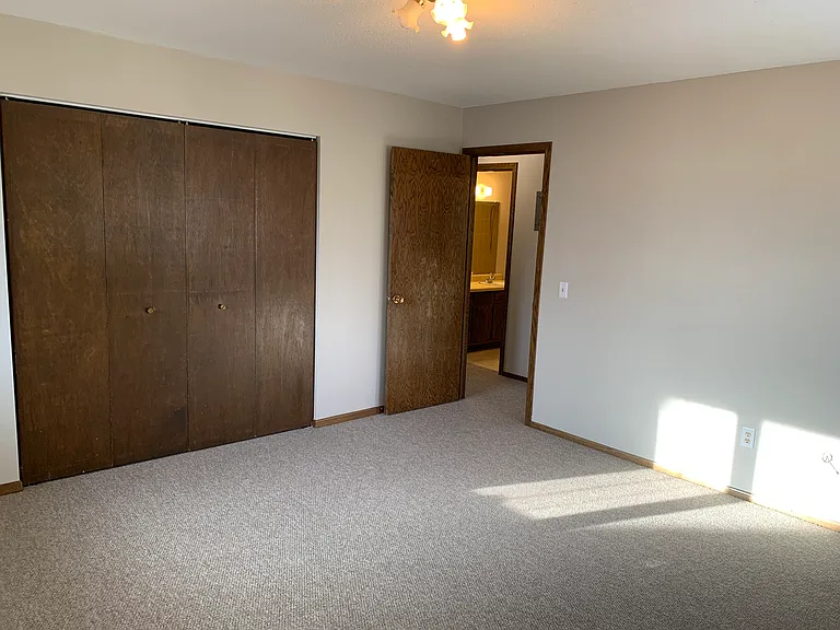 East bedroom, closed closet